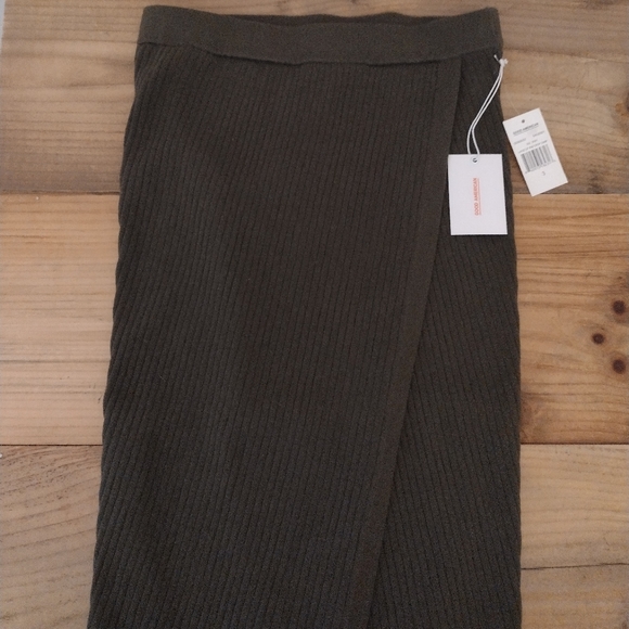 Good American Ribbed Front Slit Body Con Midi Skirt in Sage Size L NWOT - Picture 7 of 11